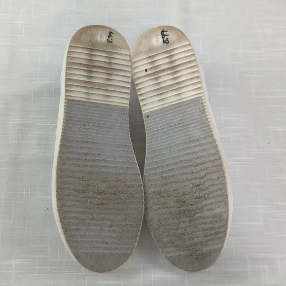 Disney Mickey Mouse sneakers, white & lavender shoes, women's size 9 - Picture 9 of 11